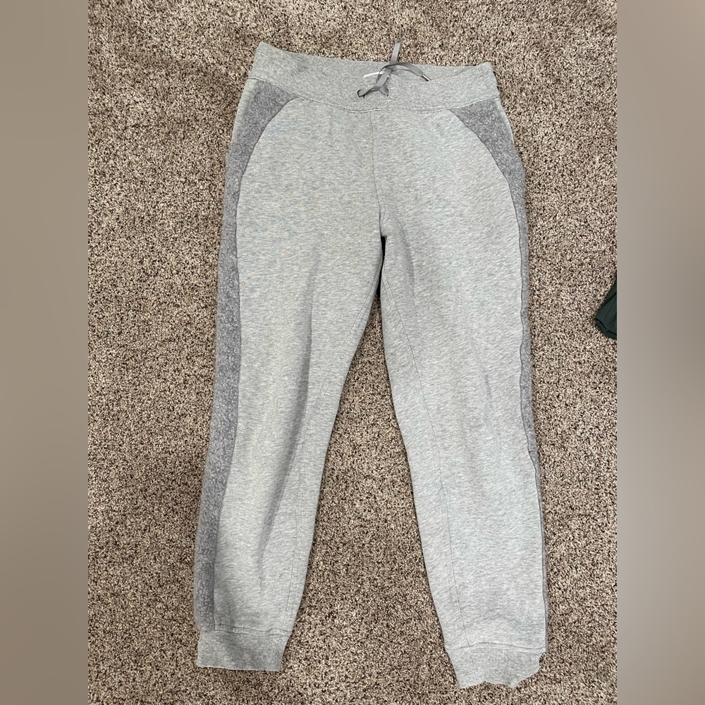 Lululemon Scuba Jogger with Wool Sherpa Stripe